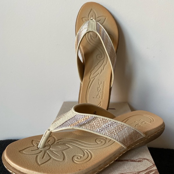 B.O.C. By Born Women’s Zeva Sand Stripe Fabric - Size 7 (Euro 37). NIB - Picture 2 of 7